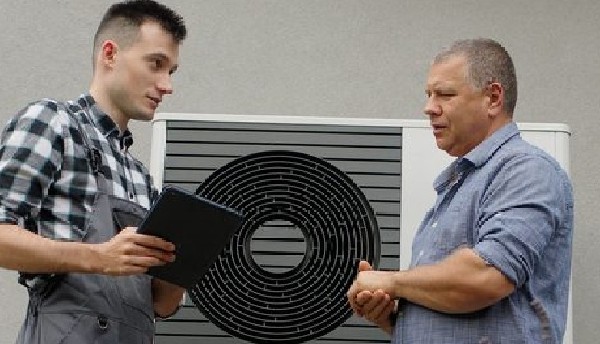 cassete-air-conditioner-in-cafe-1920×1100-1-1-600×3441